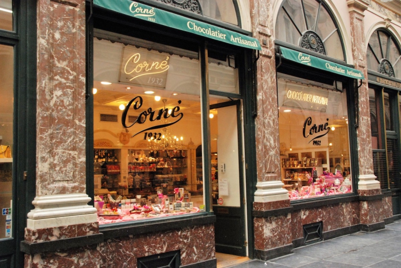 chocolaterie-LE CASTELLET-min_chocolate_chocolaterie_shop_luxury_chic_gallery_brussels_belgium-558146